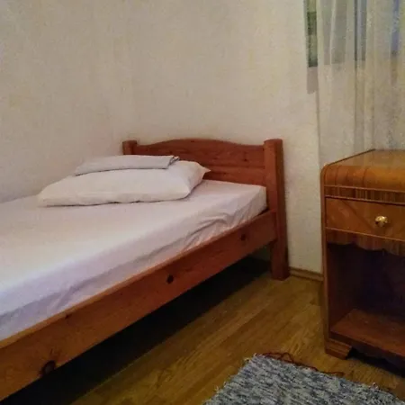 Dula House * Омиш